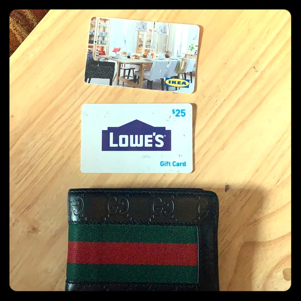 Gucci Wallet +GC’s to